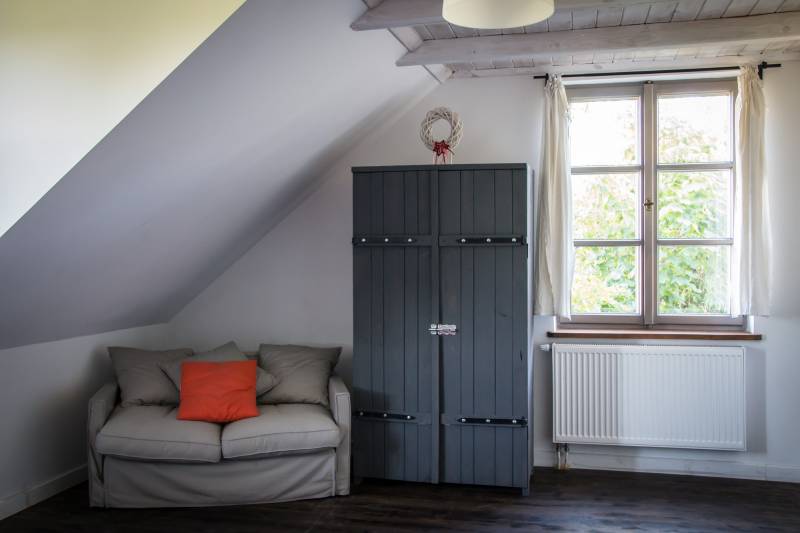 pokój szary stara szkoła